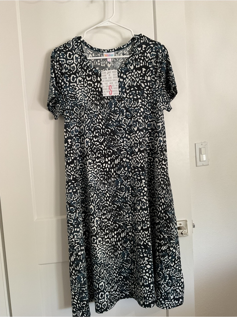 NWT LuLaRoe Fun Print Short Sleeve Dress